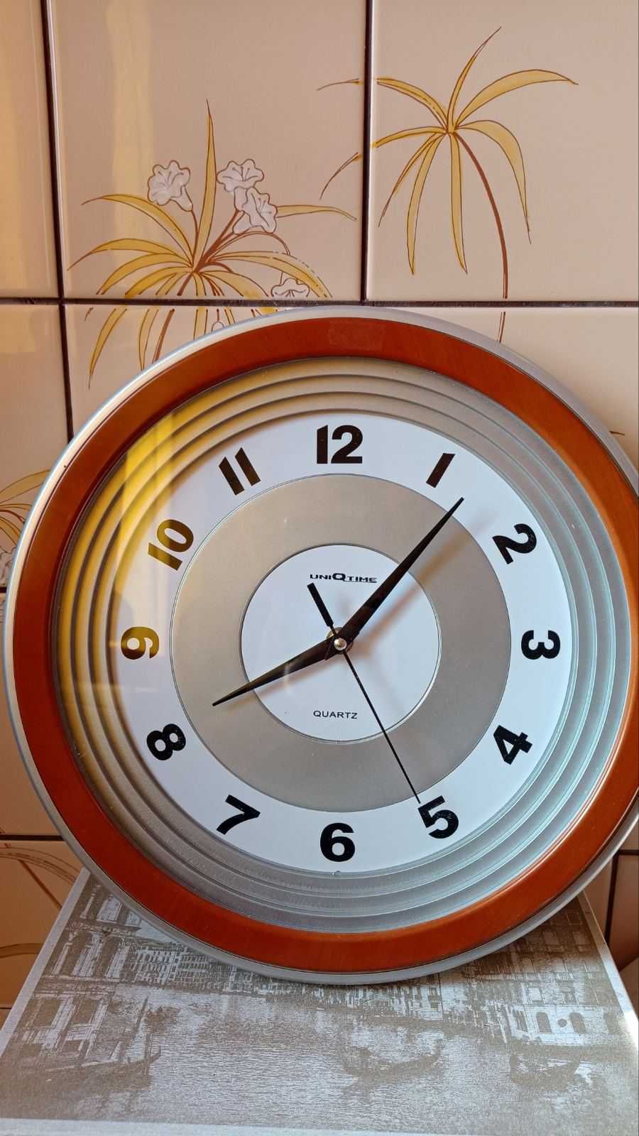 Zegar ścienny uniQtime
