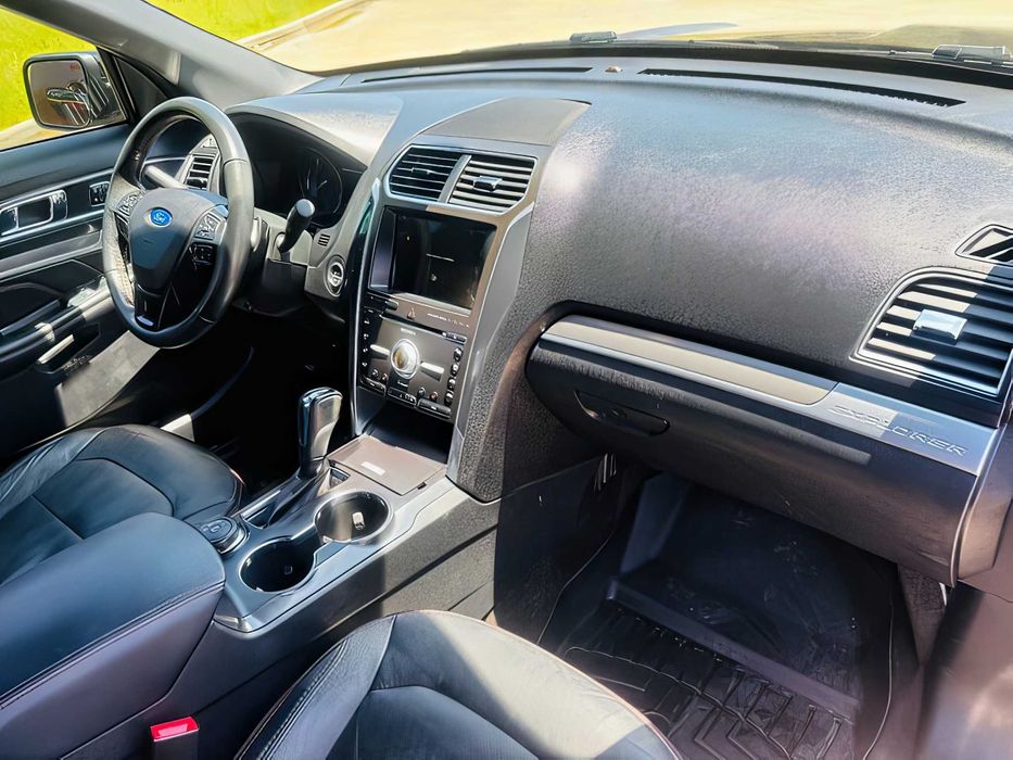 Ford Explorer      2018