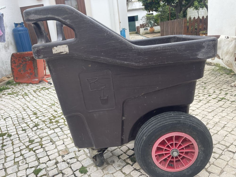Vendo carrinho de ração