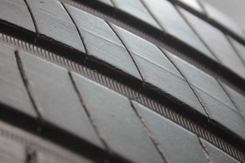 215/55/17 Michelin Primacy 4 S1 215/55 R17 94V  2020/21r