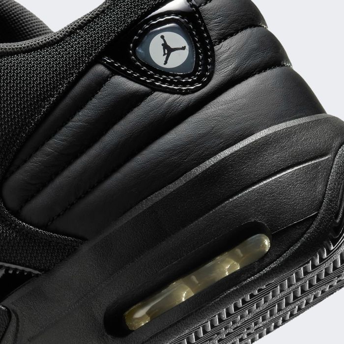 Чоловічі оригінальні кросівки Nike Jordan Max Aura 6