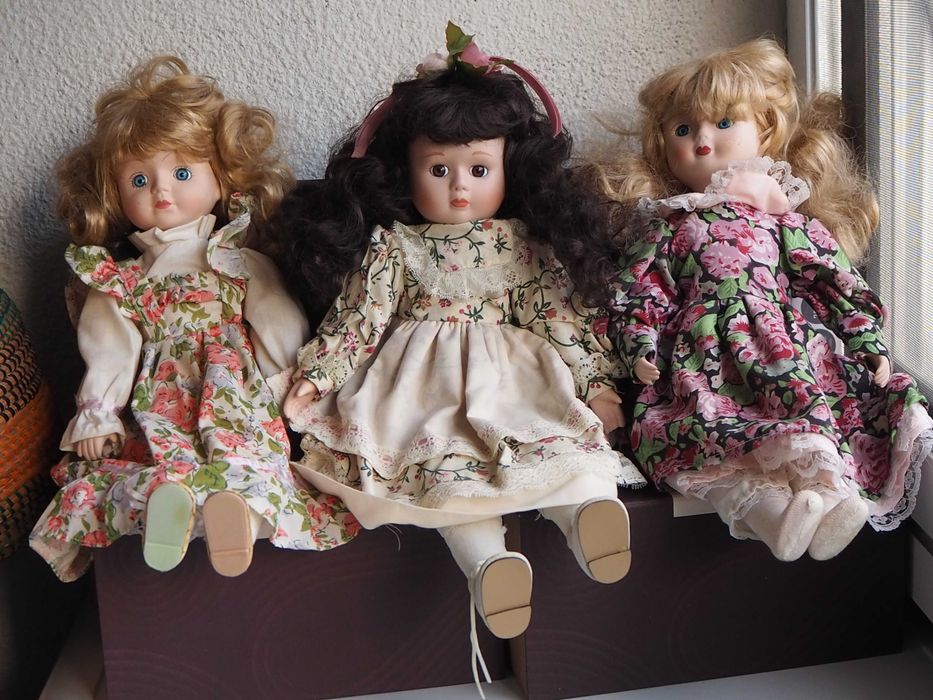 Bonecas antigas de porcelana