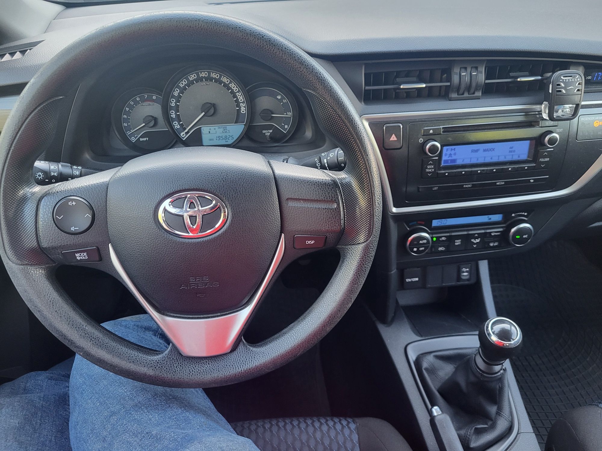Toyota auris 2013r 1.6 ben