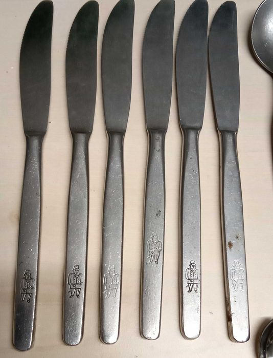 Talheres refeição "O policia", lote 07.24, todo por 5€