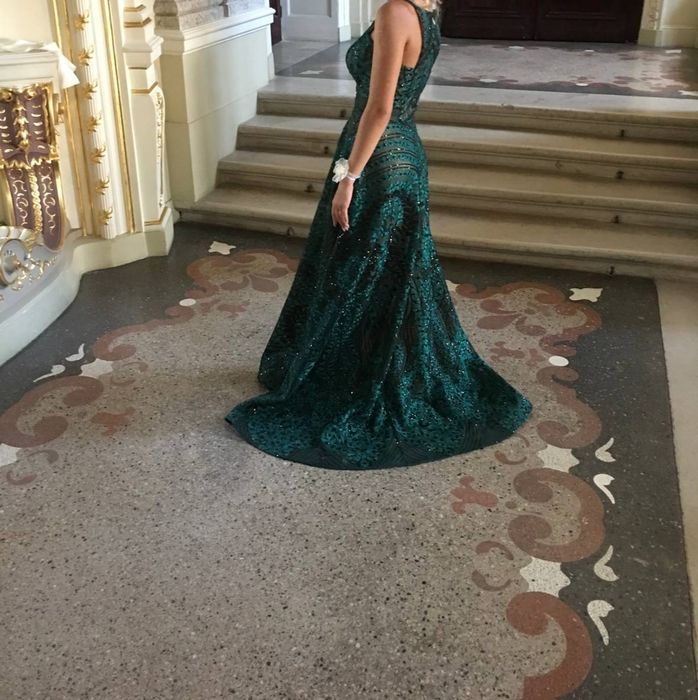 Продам вечерние платья