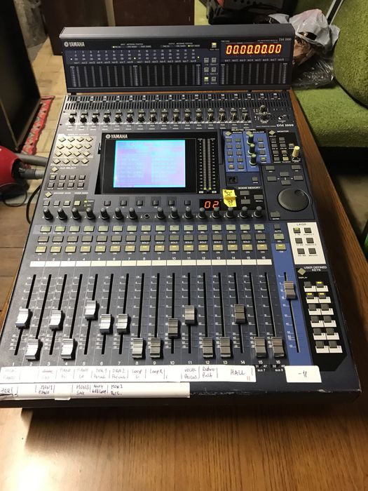 Цифровой микшер YAMAHA DM 1000