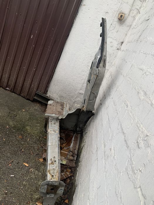 Четверть ланжерон стойка поріг vivaro trafic  2001-2014