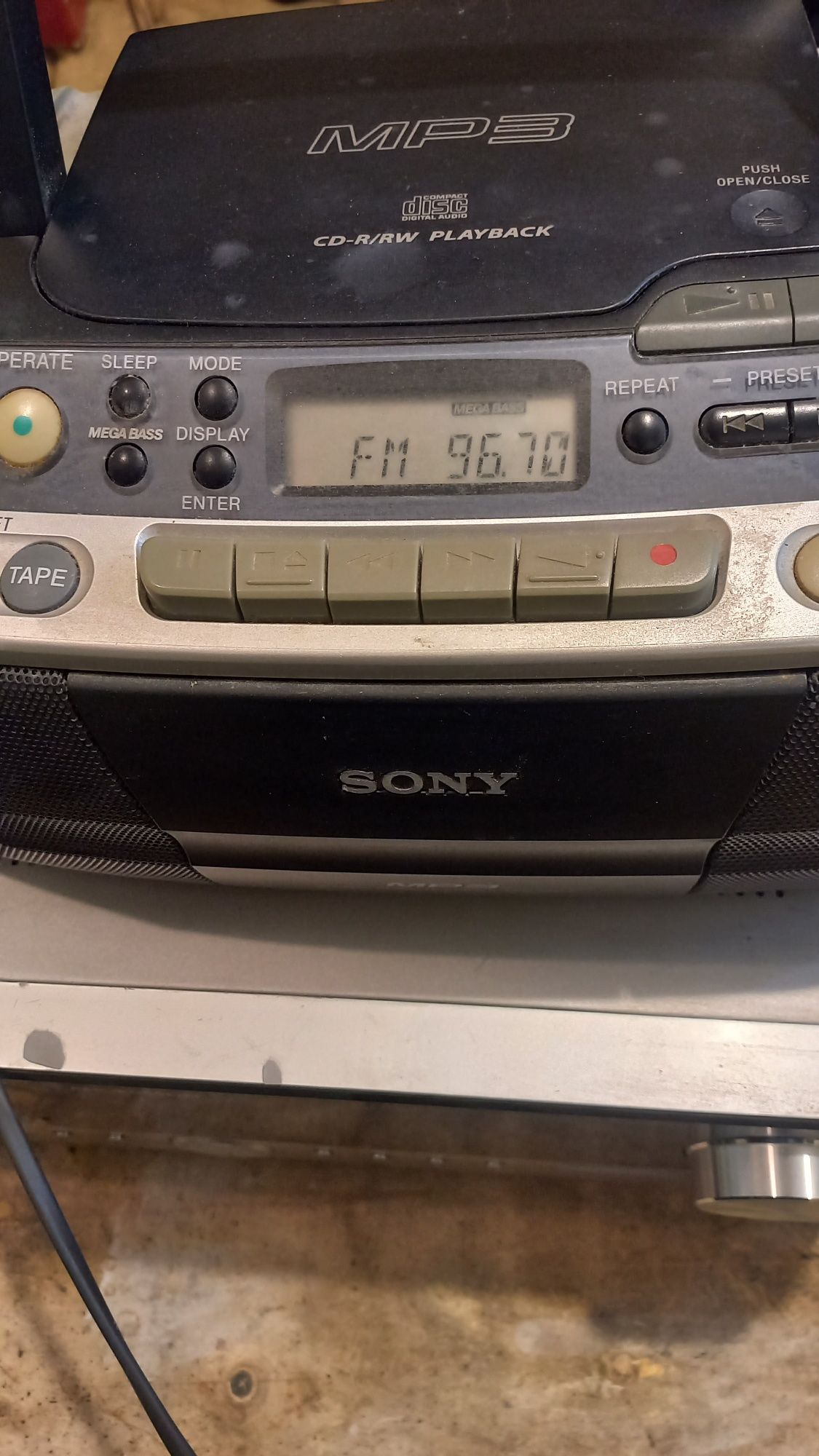Radiomagnetofon +cd Sony CDF-593CP