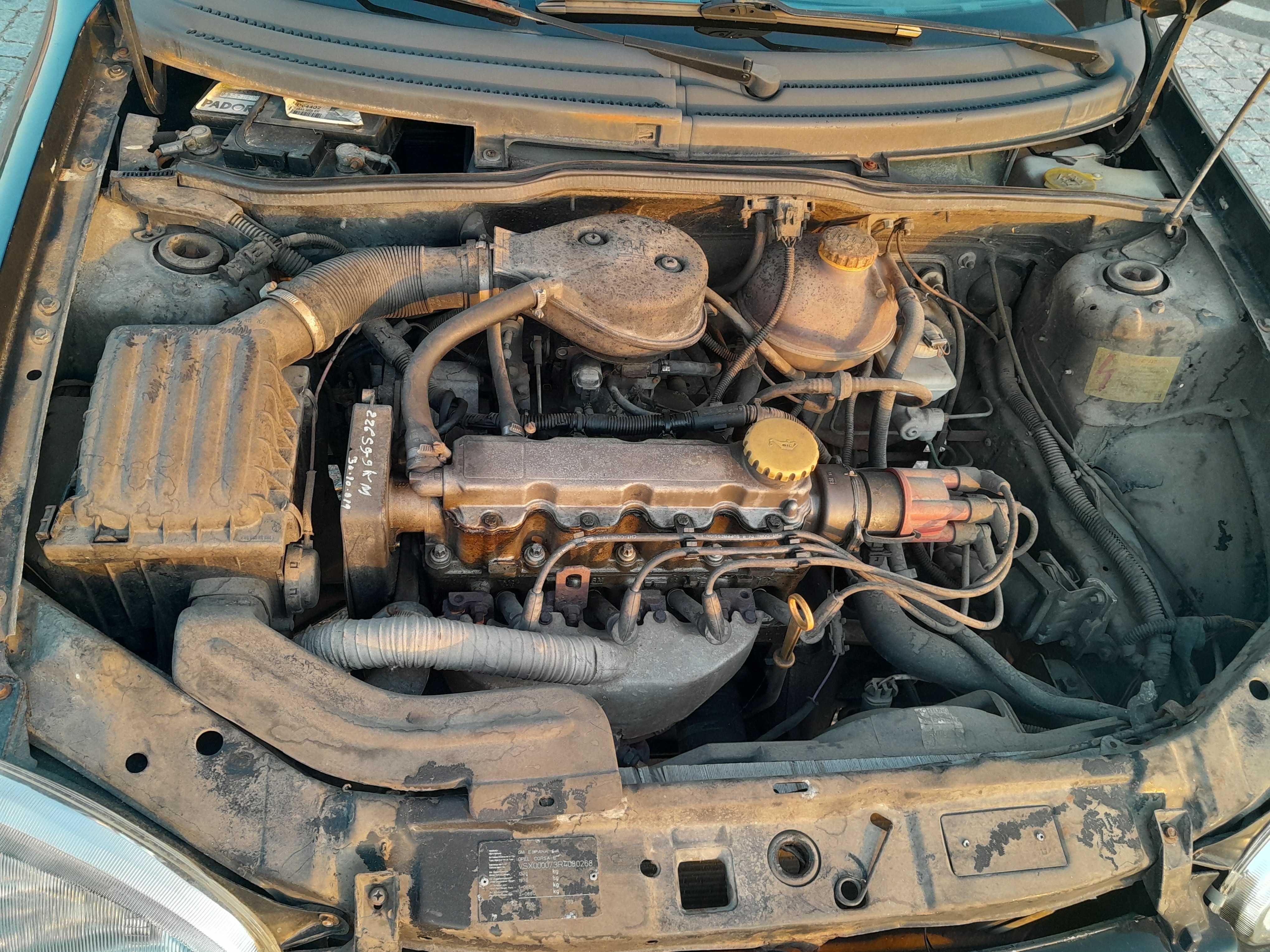 Opel Corsa-B funcional sem problemas mecânicos