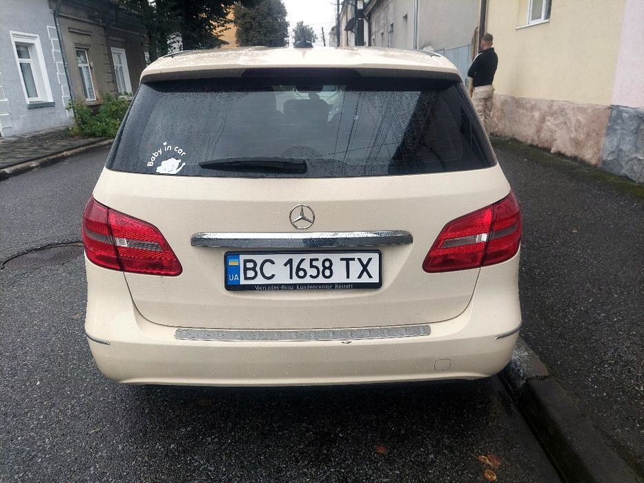 Mersedes Ben's b180 w246