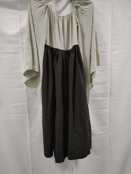 Strój damski średniowieczna suknia