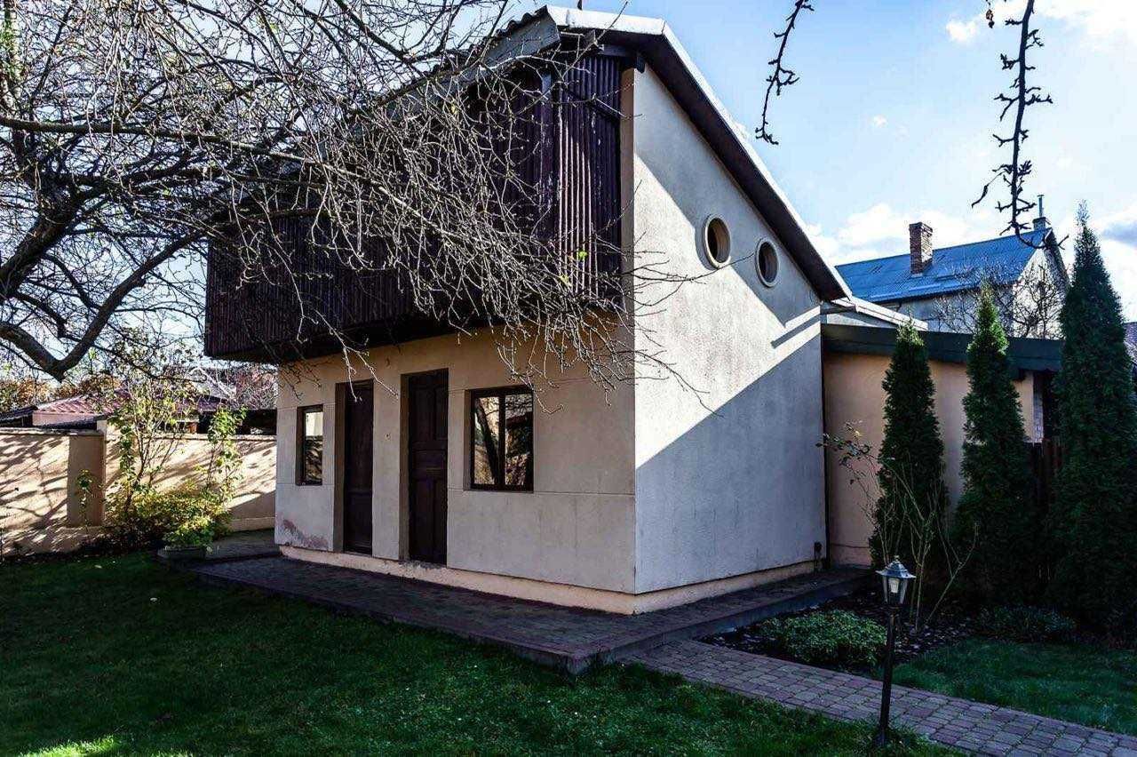 Продаж будинку в Брюховичах по вулиці Бурштинова.