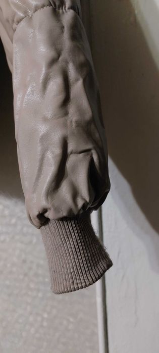 Куртка екокожа беж