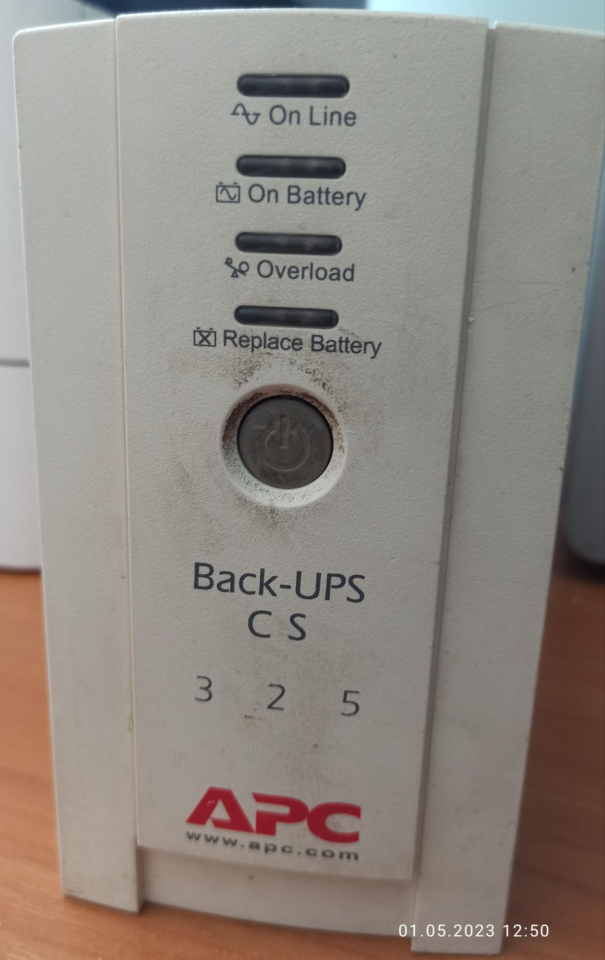 Блок безперебійного живлення APC Back-UPS CS 325