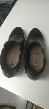 Sapatos de Senhora n. 38