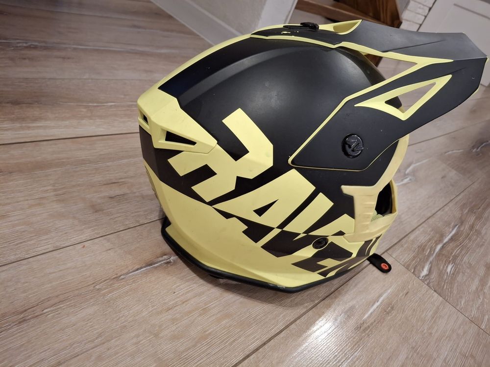 kask cross raven zielono-czarny