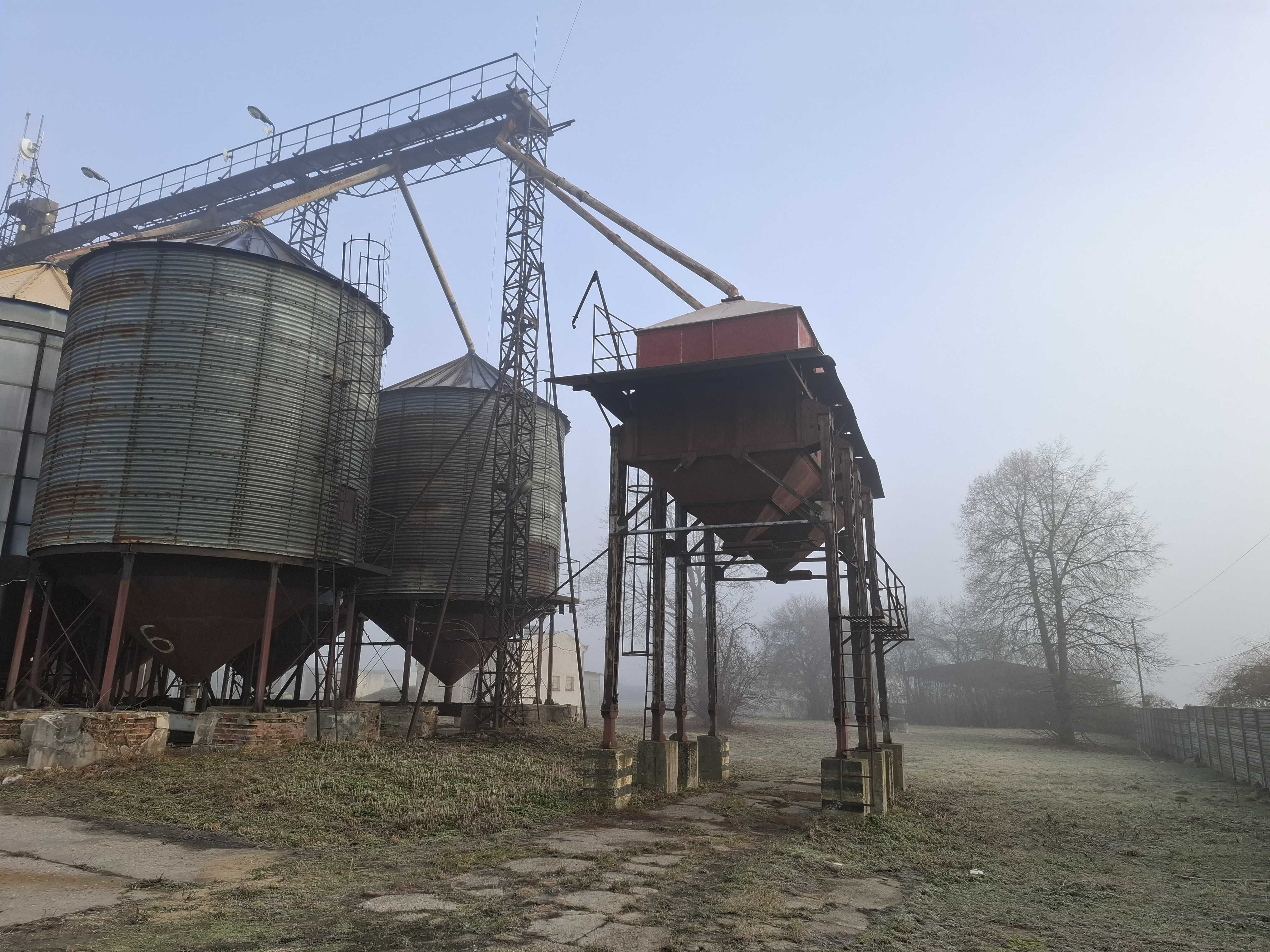 Sprzedam silosy zbożowe 6x150 ton wraz z urządzeniami przyjmującymi