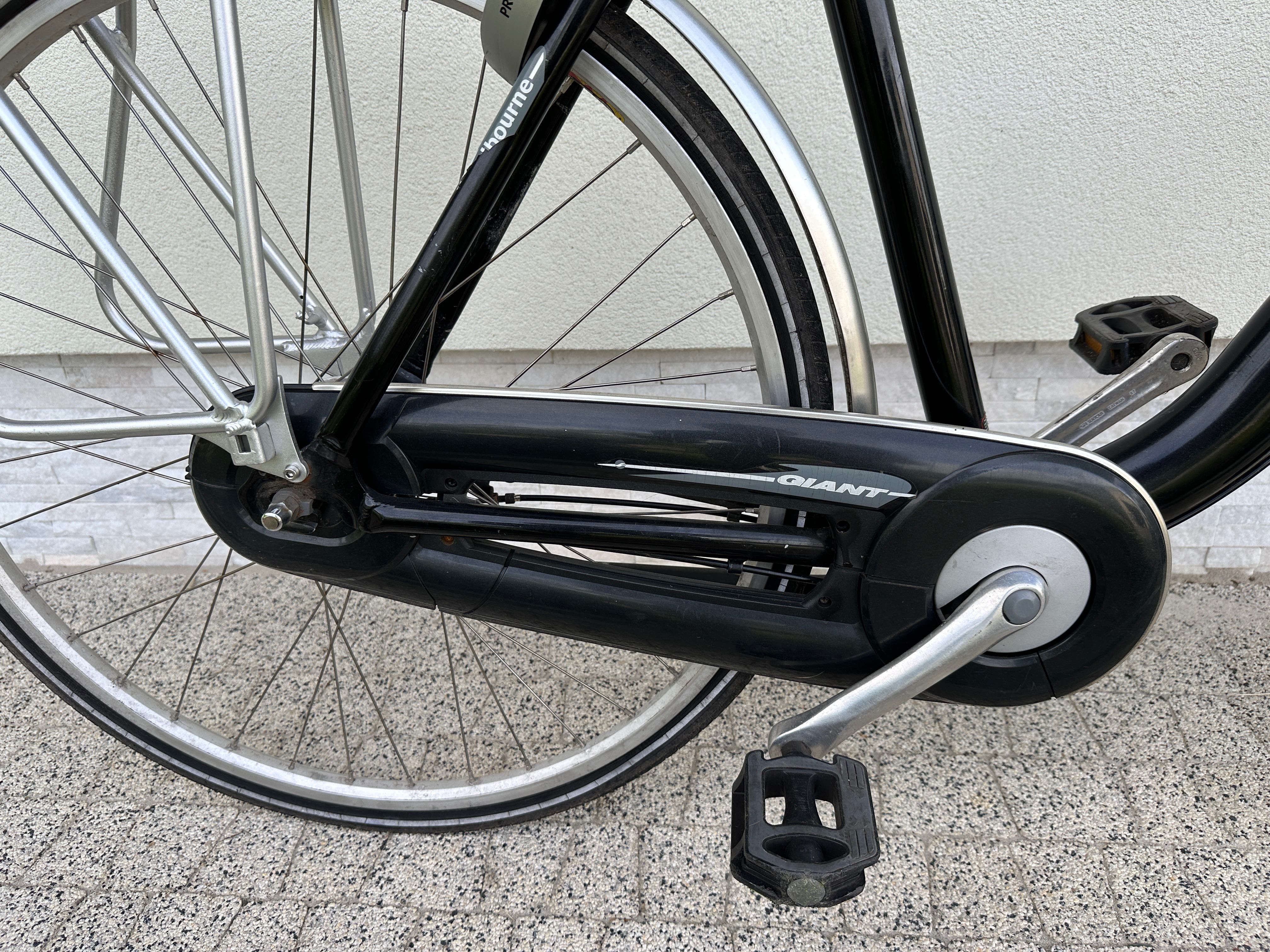 Rower GIANT - koła 28, Shimano Nexus 7 biegów, prądnica w kole