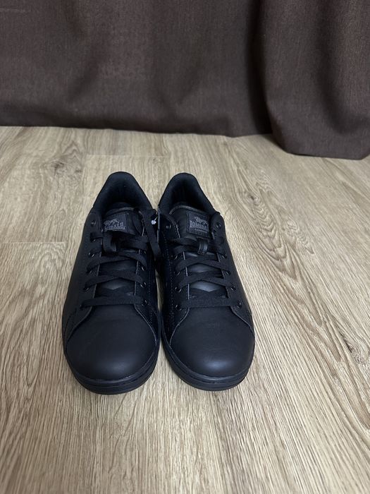 Продам шкіряні кррсівки Lonsdale