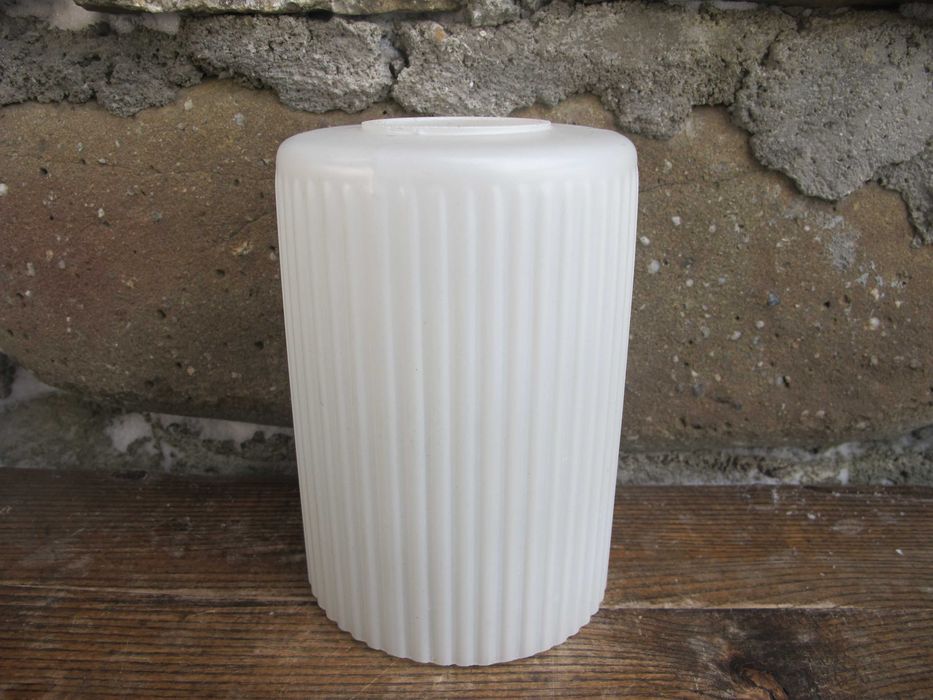 PRL - Stary ryflowany klosz_BIAŁY MAT_żyrandol_zwis_ E 27_100 x 45 mm