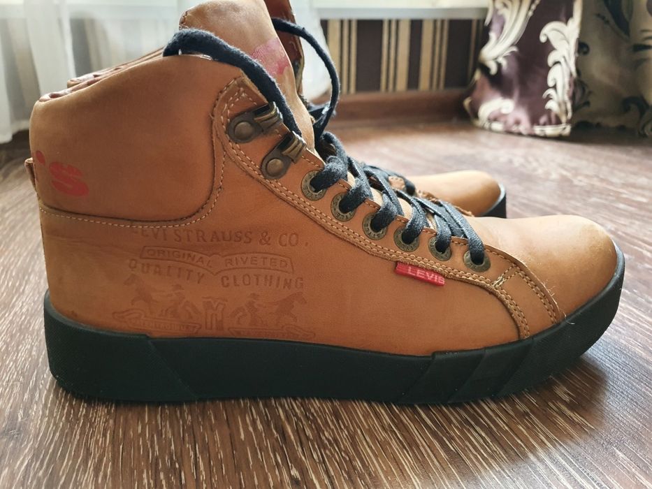 Ботинки зимние, в очень хорошем состоянии