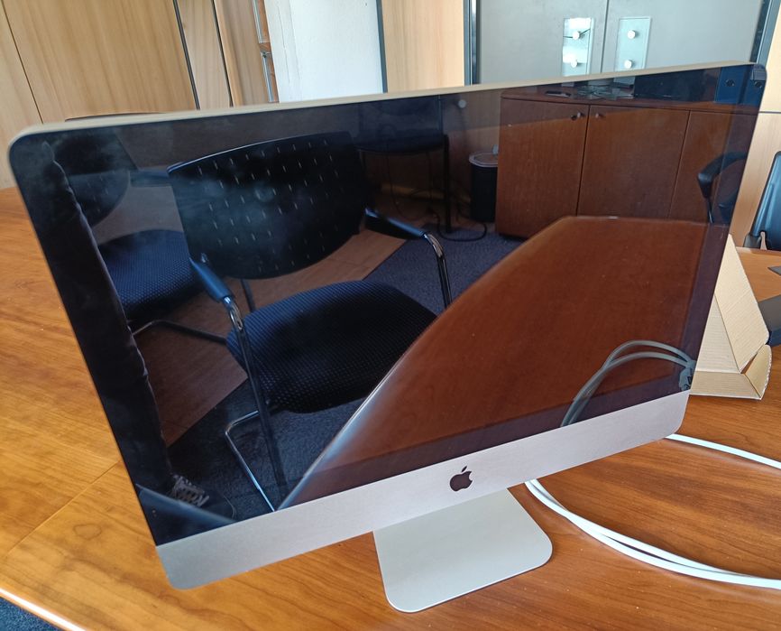 Apple iMac (21,5 polegadas)