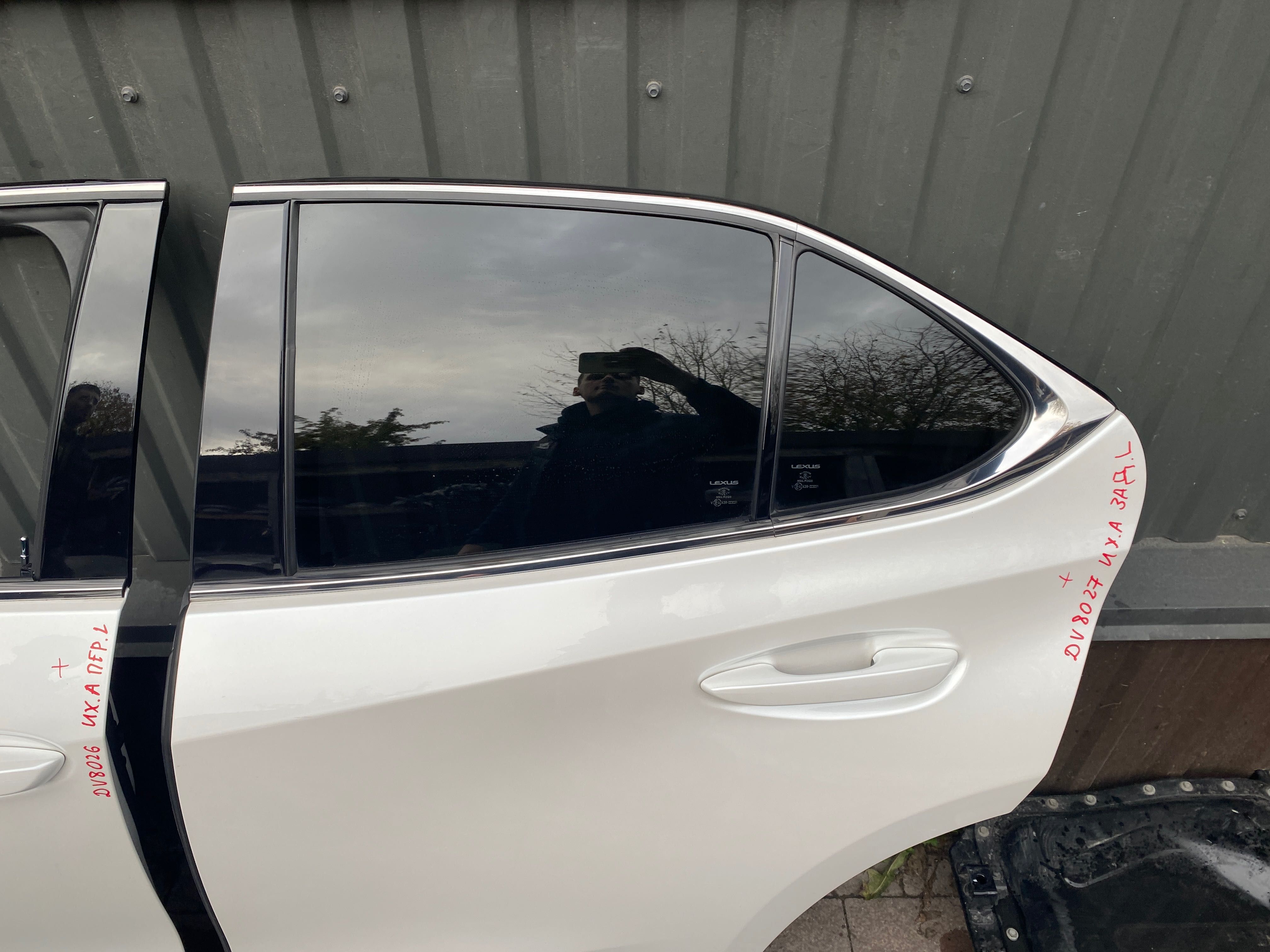 Lexus UX Двері передні Двері задні. Ціна договірна!