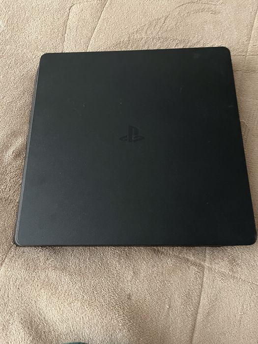 Playstation 4 em ótimo estado