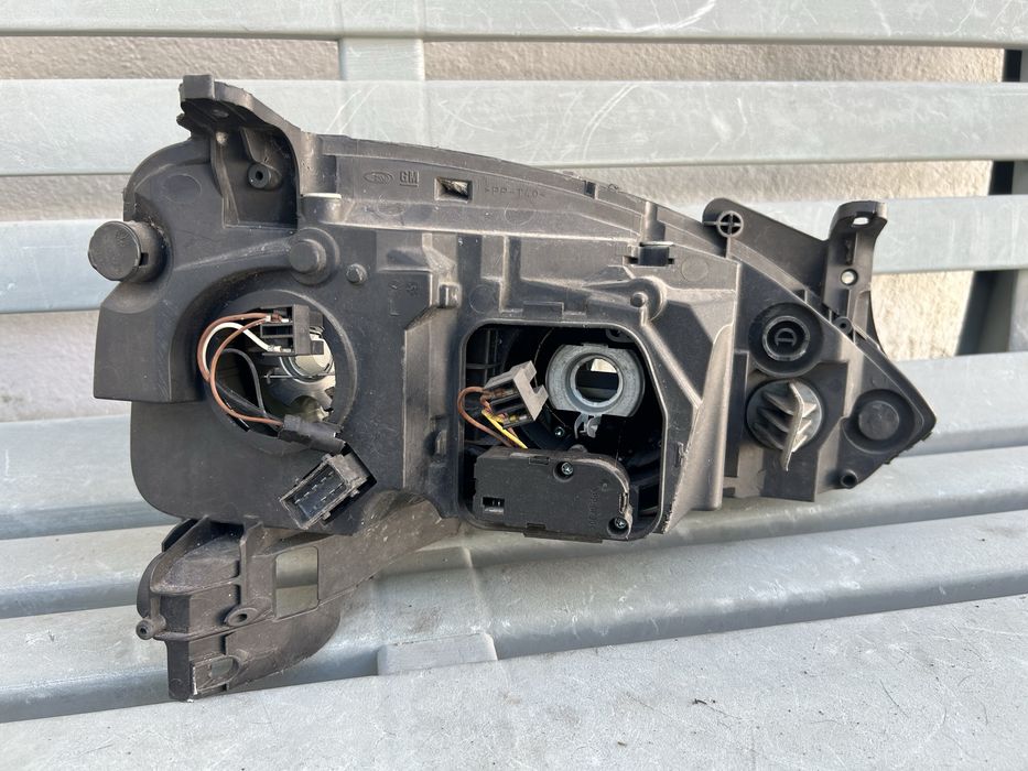 Farol Dianteiro Esquerdo Opel Corsa C