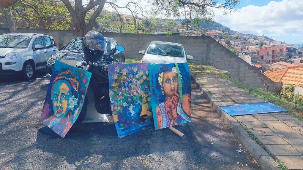Pinturas a oleo executado em cartolina