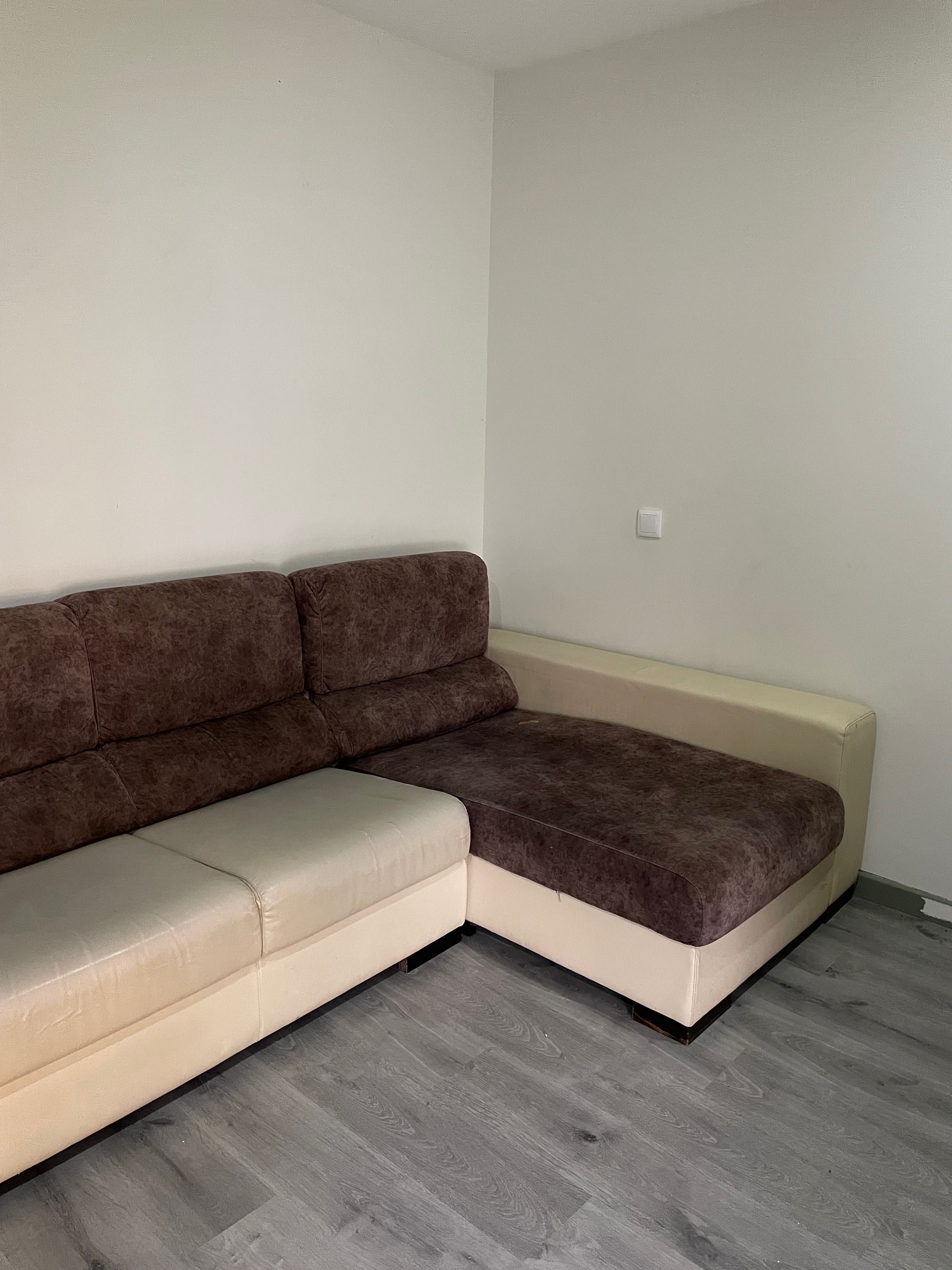 Sofá com chaise longue