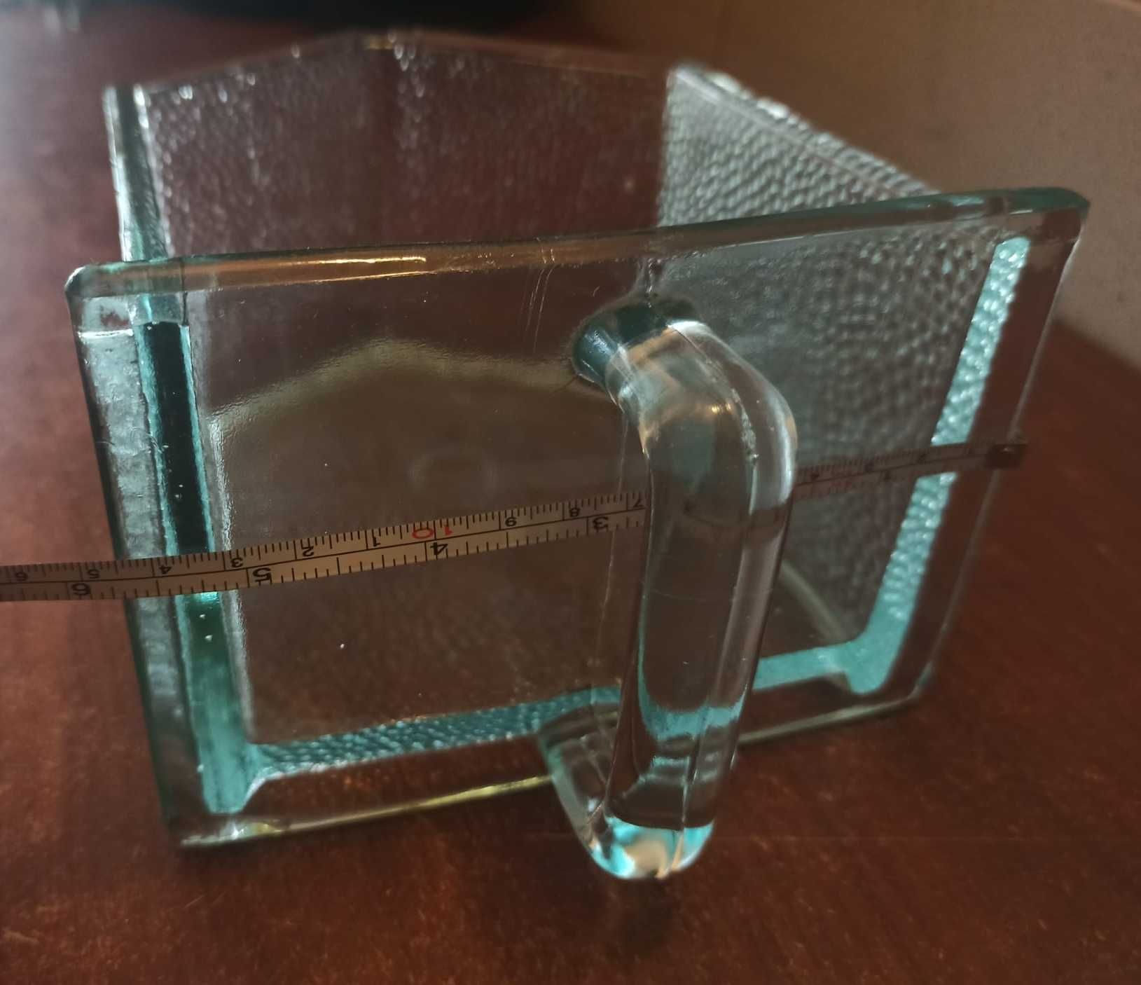 Szklana szuflada kredensowa - stare, zielonkawe szkło