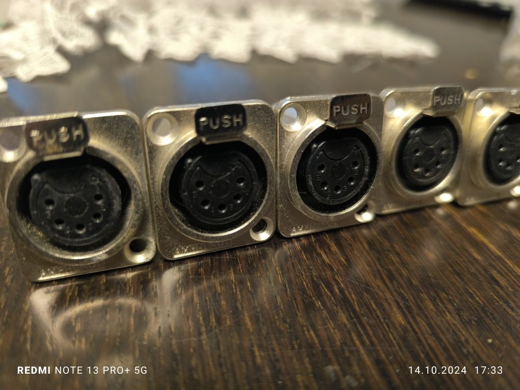 AMPHENOL AC5FDZ gniazdo tablicowe XLR 5 pin żeńskie srebrne