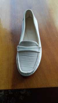 Женские туфли-мокасины