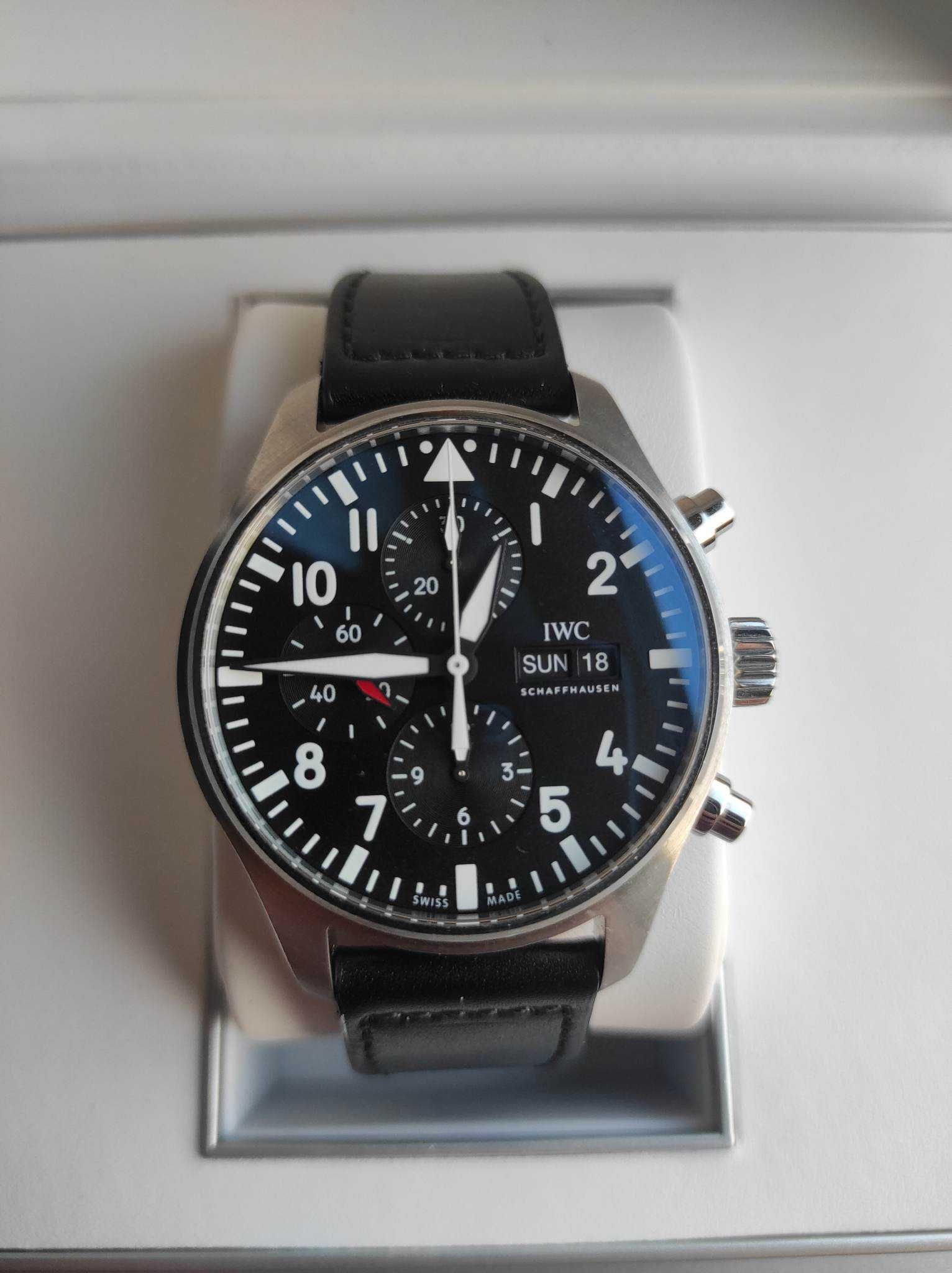 IWC Schaffhausen Pilot’s Watch Chronograph z czarną tarczą
