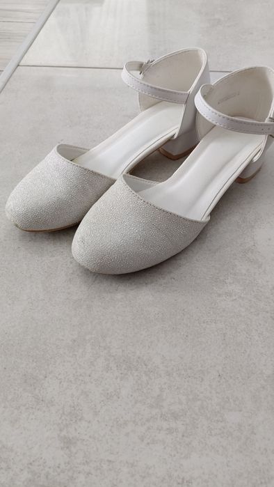 Białe buty komunijne 34