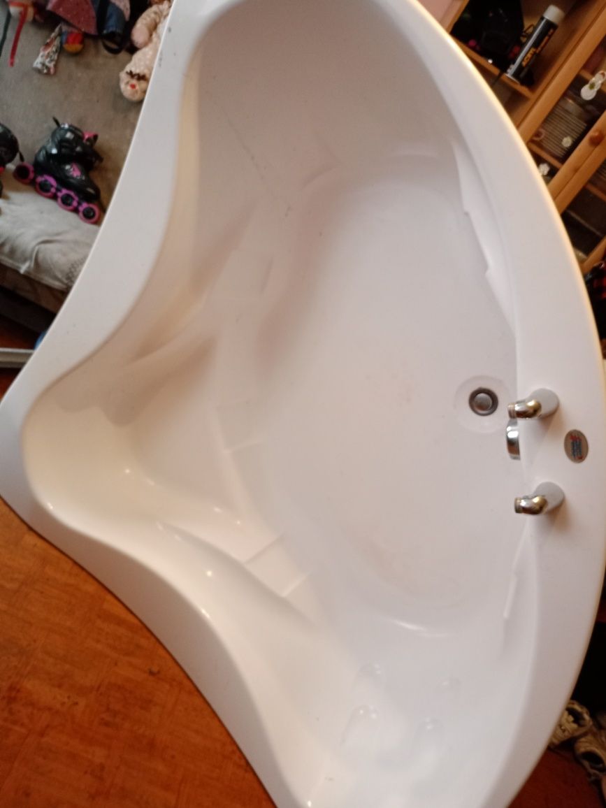 Sprzedam wanne  narożną