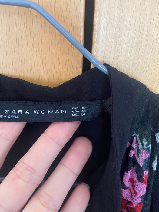 Vestido florido Zara TAM XS