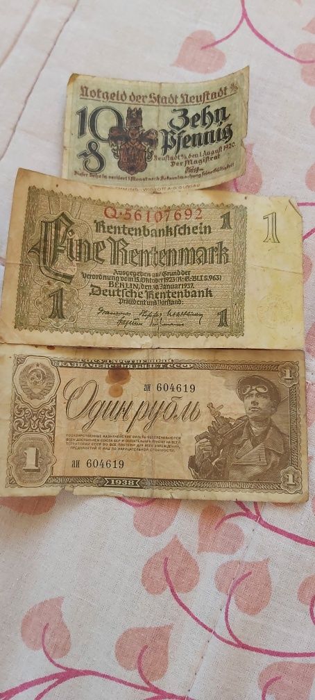 Banknoty niemieckie i rosyjski