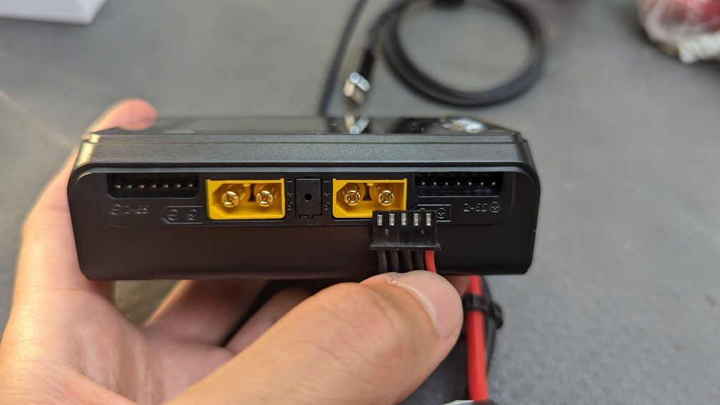 Зарядное устройство ToolkitRC M6D на 2 аккумулятора для FPV