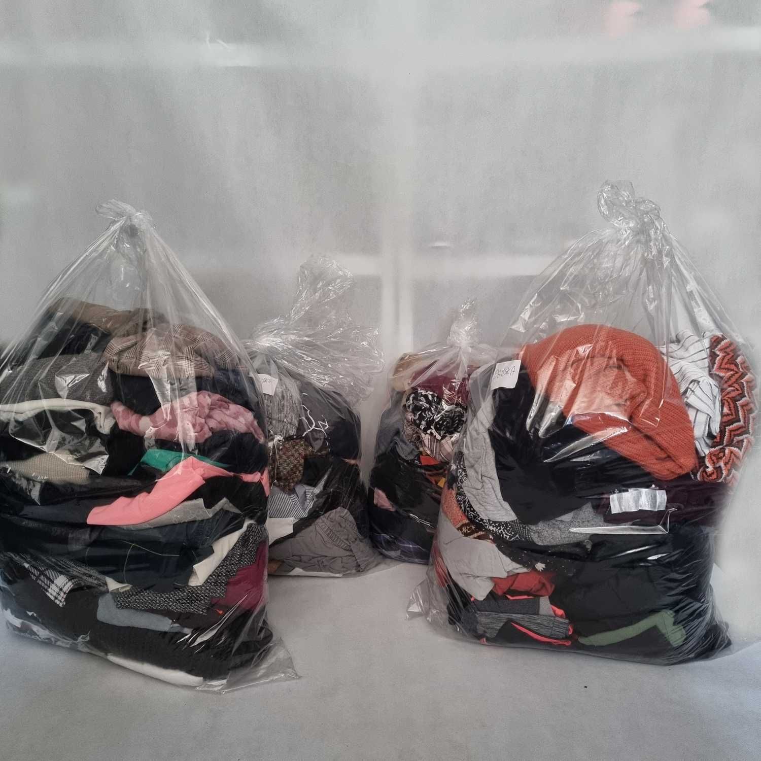 Odzież używana pakiet po 10kg mix damski  UK damski mix DOOR TO DOOR