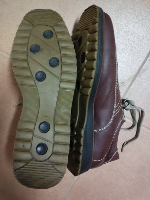 Sapatos/Tênis em pele n. 40