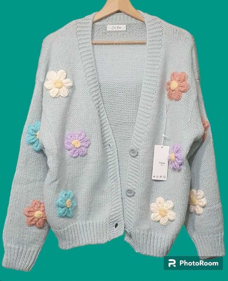 Sweter miętowy w kwiaty Uni