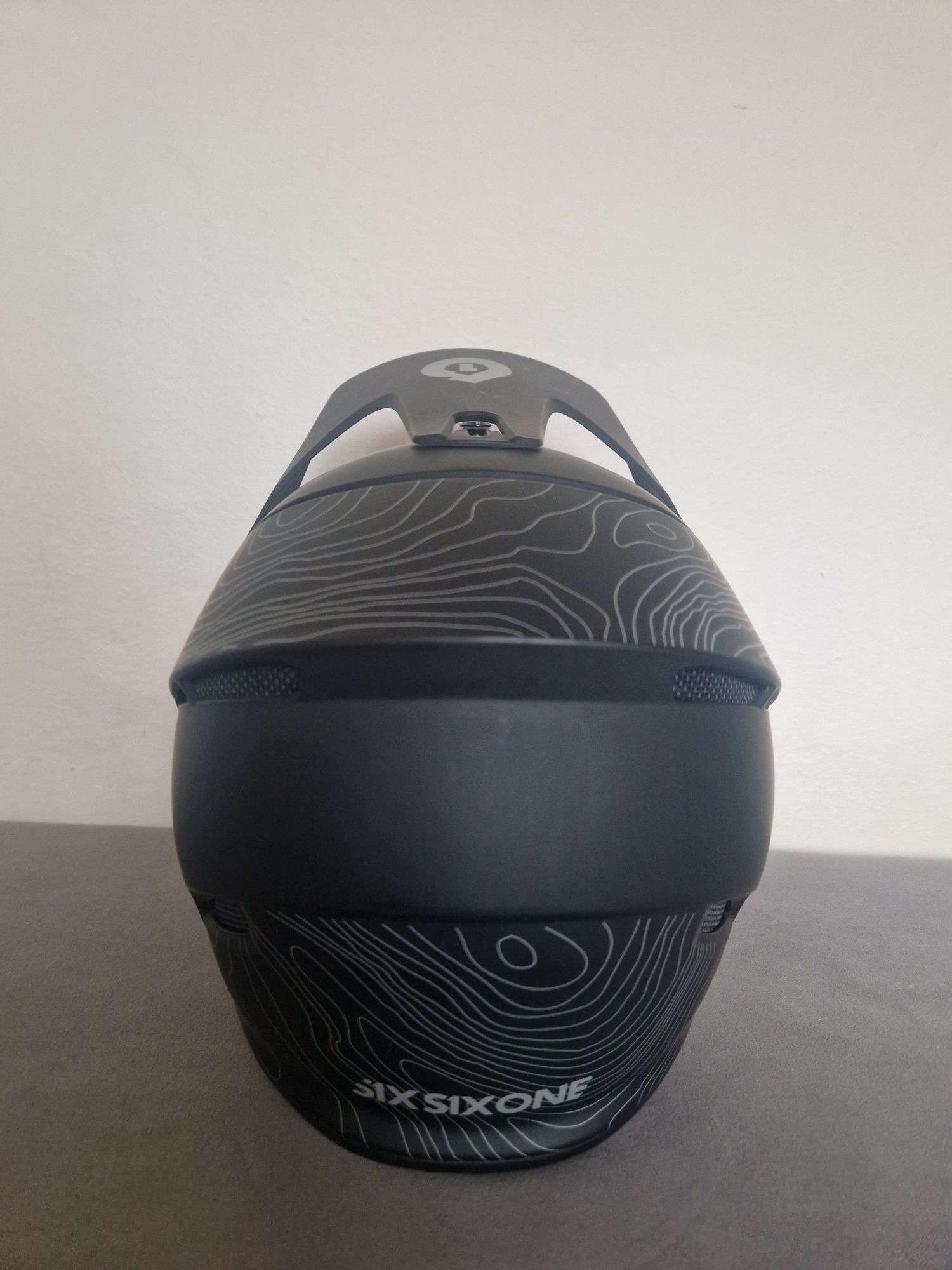 Kask six six one rozmiar M