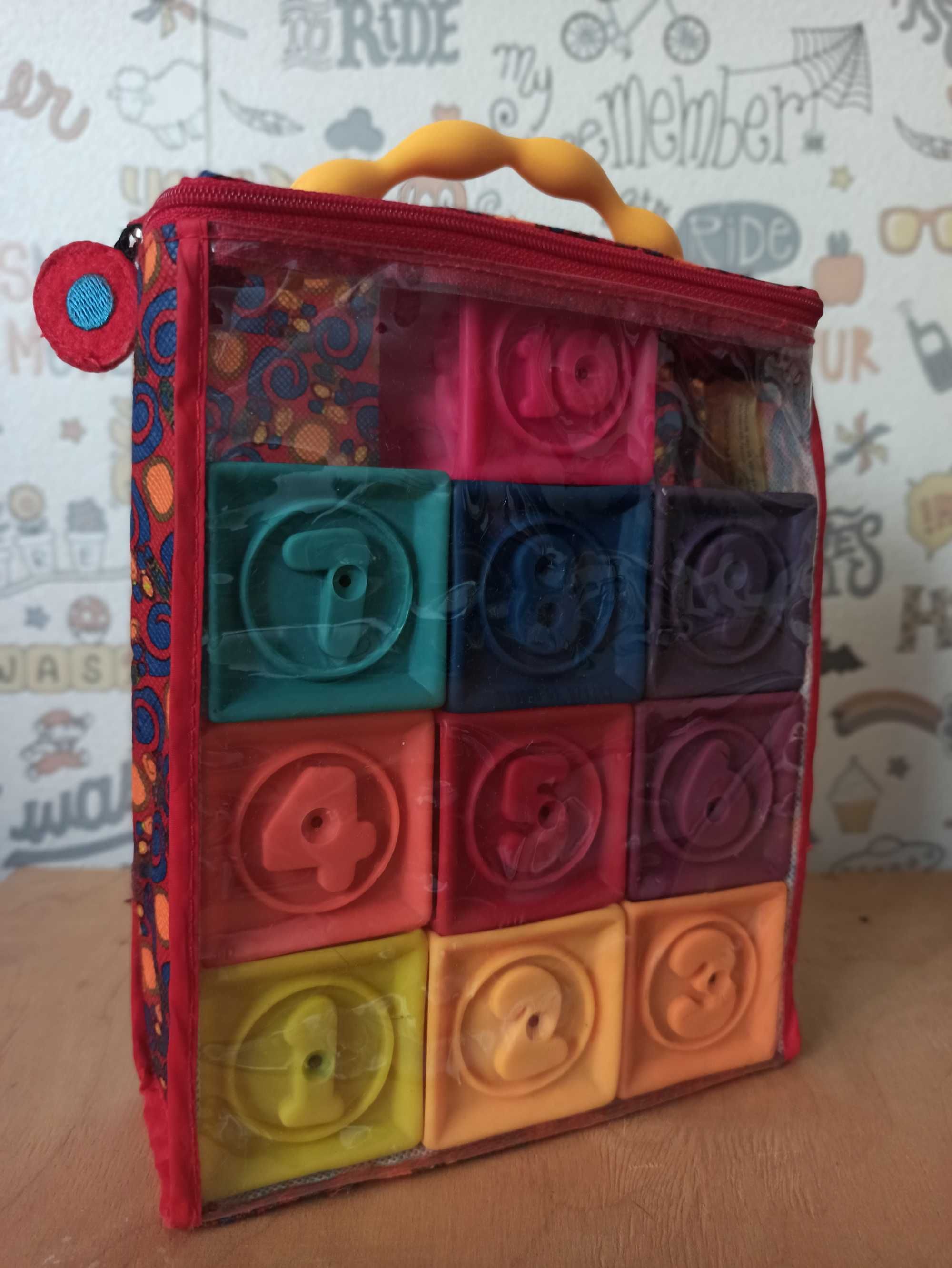Розвиваючі силіконові кубики Battat