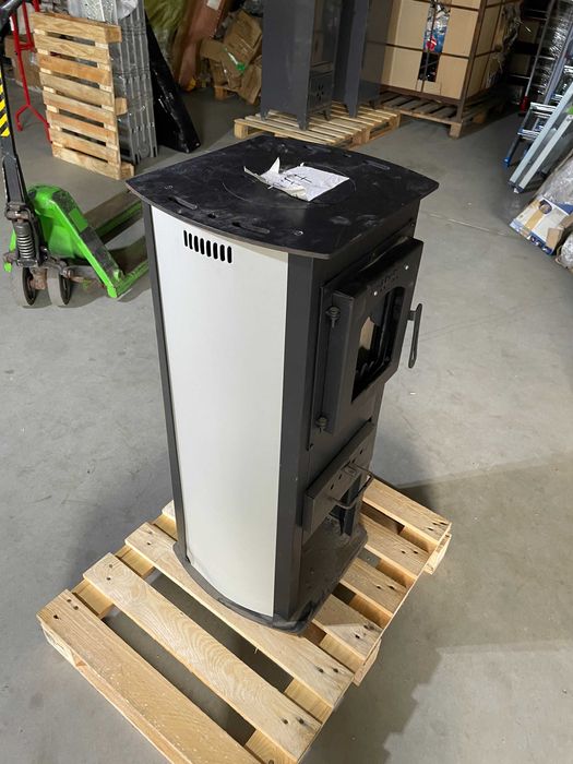 Kominek wolnostojący stalowy BLIST BERNA LUX 8,5 kW – II gatunek