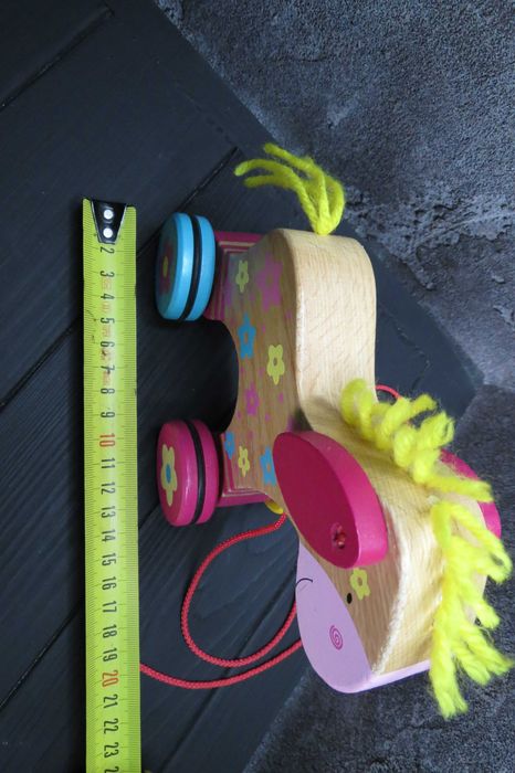 Деревянная каталка goki Лошадка Susibelle