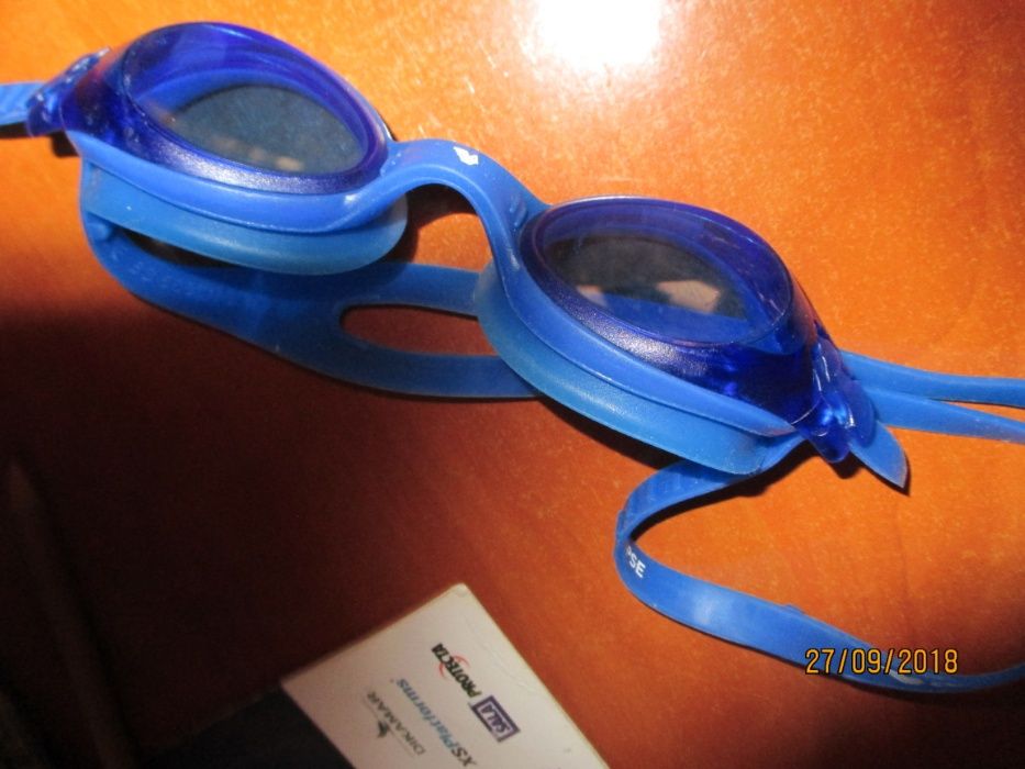 Óculos para natação com bolsinha