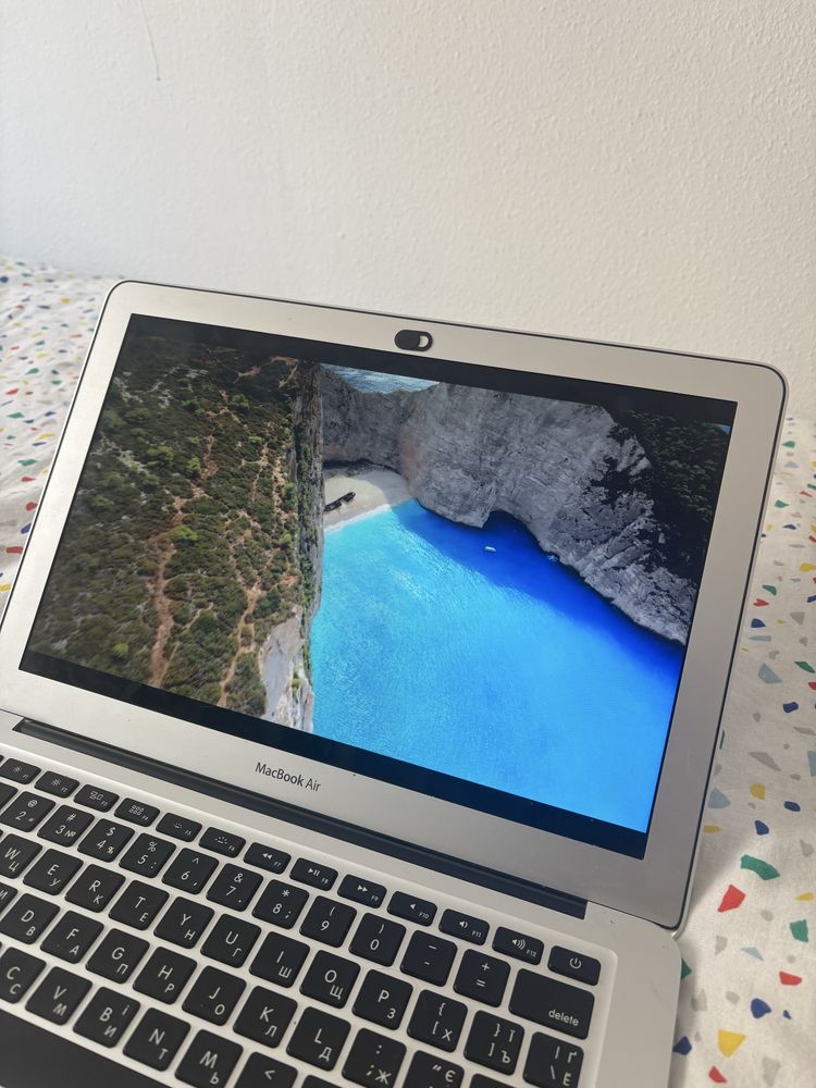 MacBook Air 13” 2017 – i5 / 8GB RAM / 128GB SSD – Impecável