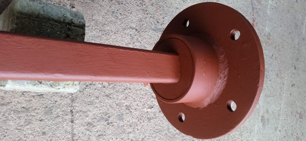 Oś, belka do przyczepy kompletna z piastami nowa.
